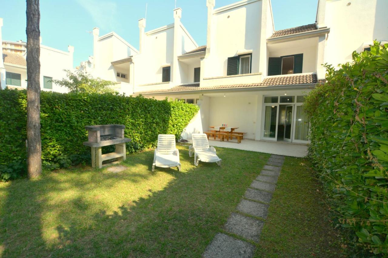 Villa A Lignano Pineta Линьяно-Саббьядоро Экстерьер фото
